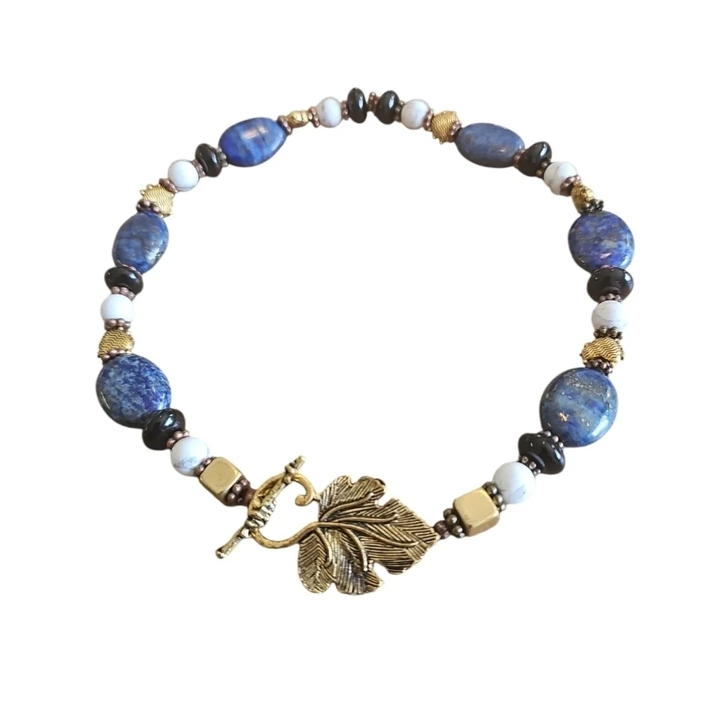 Natural stones Necklace with Lapis, Tibetian Style Leaf Toggle clasp and hearts